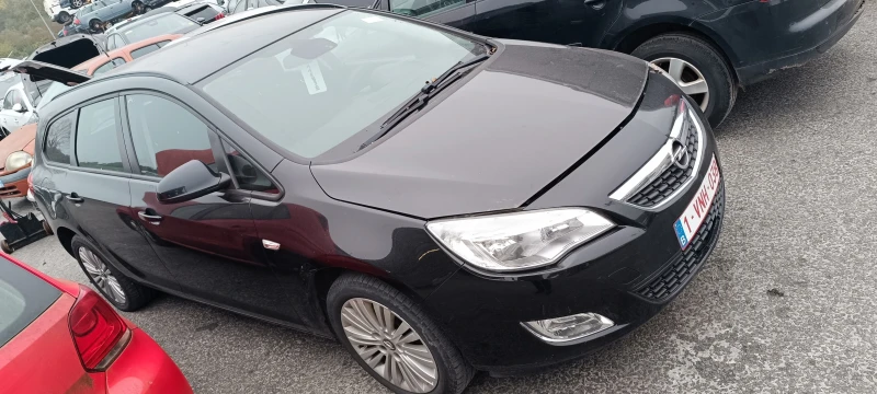 Opel Astra 1.7 CDTi, снимка 2 - Автомобили и джипове - 48568714