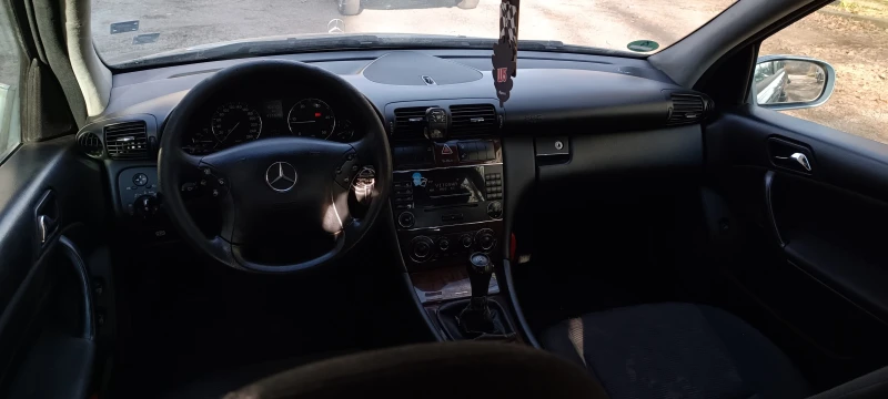 Mercedes-Benz C 220, снимка 6 - Автомобили и джипове - 48775069