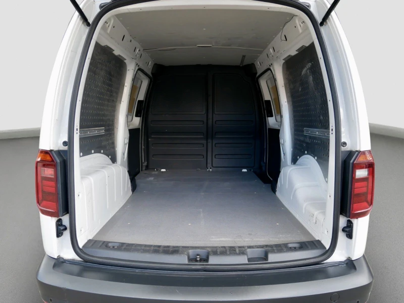 VW Caddy Maxi * Kamera* Navi* XENON * UniRent* , снимка 11 - Автомобили и джипове - 50074635