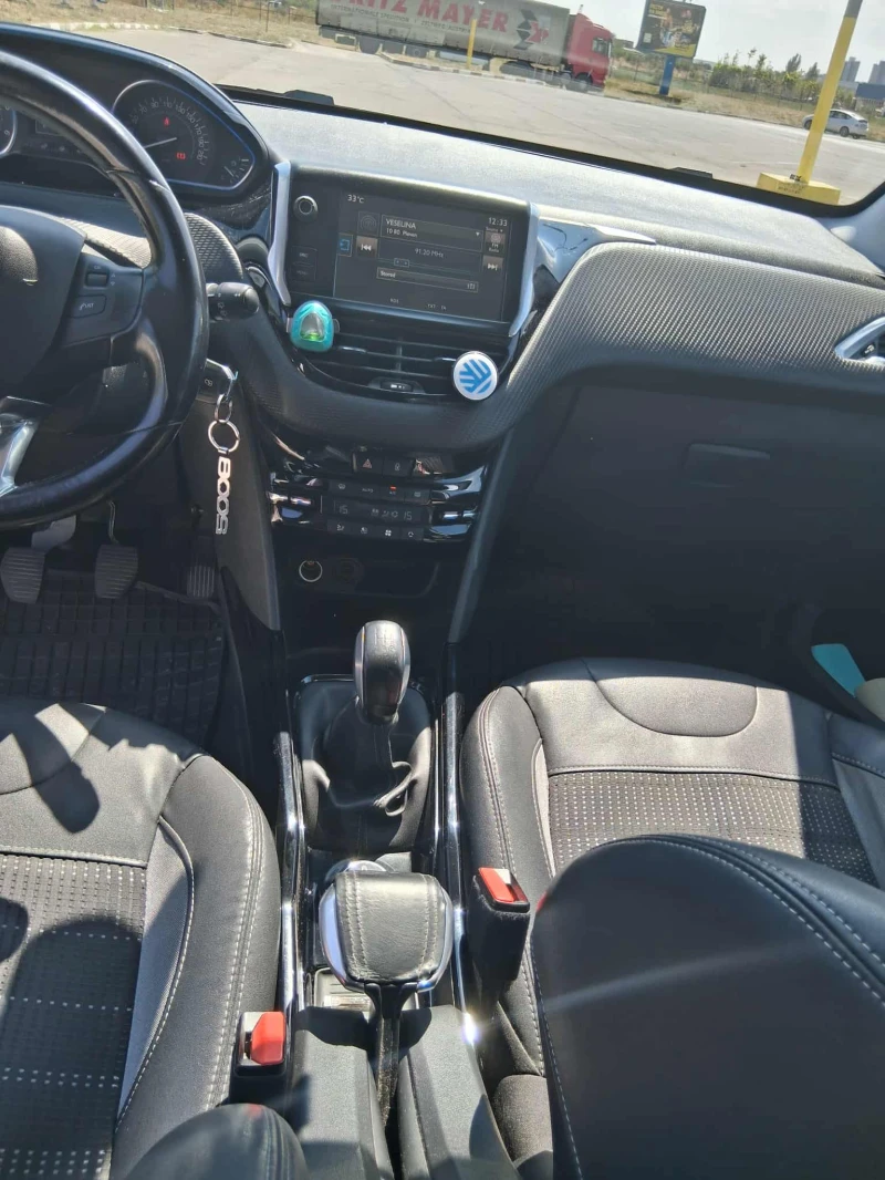 Peugeot 2008 1.6 HDI, снимка 15 - Автомобили и джипове - 52398944