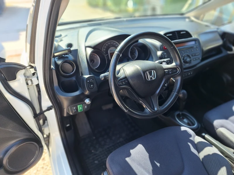 Honda Jazz 1.4, снимка 9 - Автомобили и джипове - 51619029