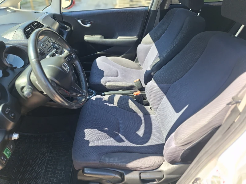 Honda Jazz 1.4, снимка 8 - Автомобили и джипове - 51619029