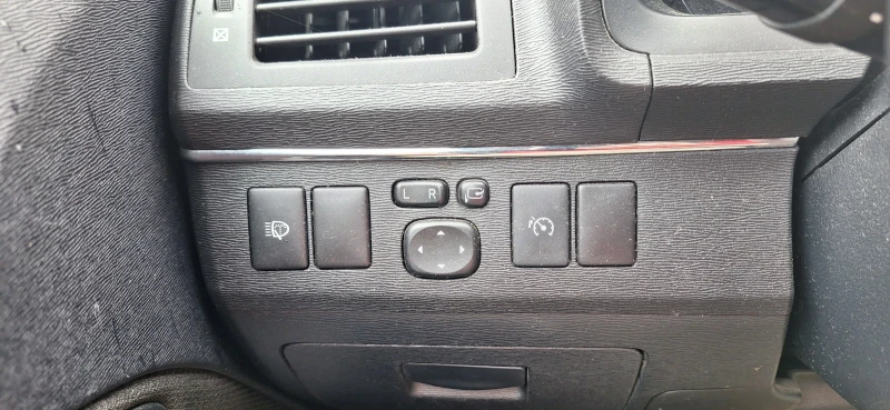 Toyota Avensis 2.0D4D 126кс, снимка 8 - Автомобили и джипове - 51985997