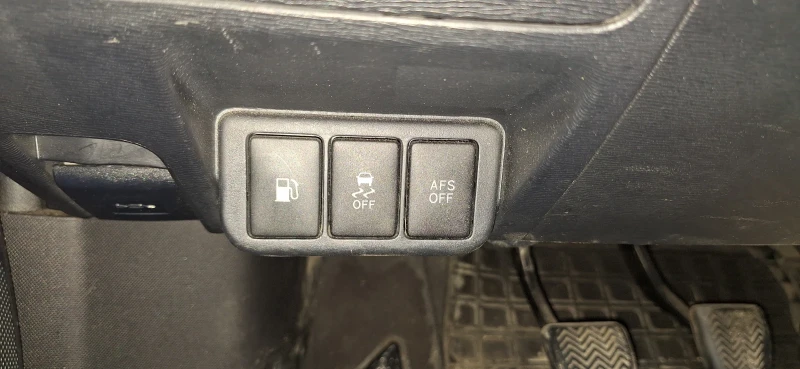 Toyota Avensis 2.0D4D 126кс, снимка 9 - Автомобили и джипове - 51985997