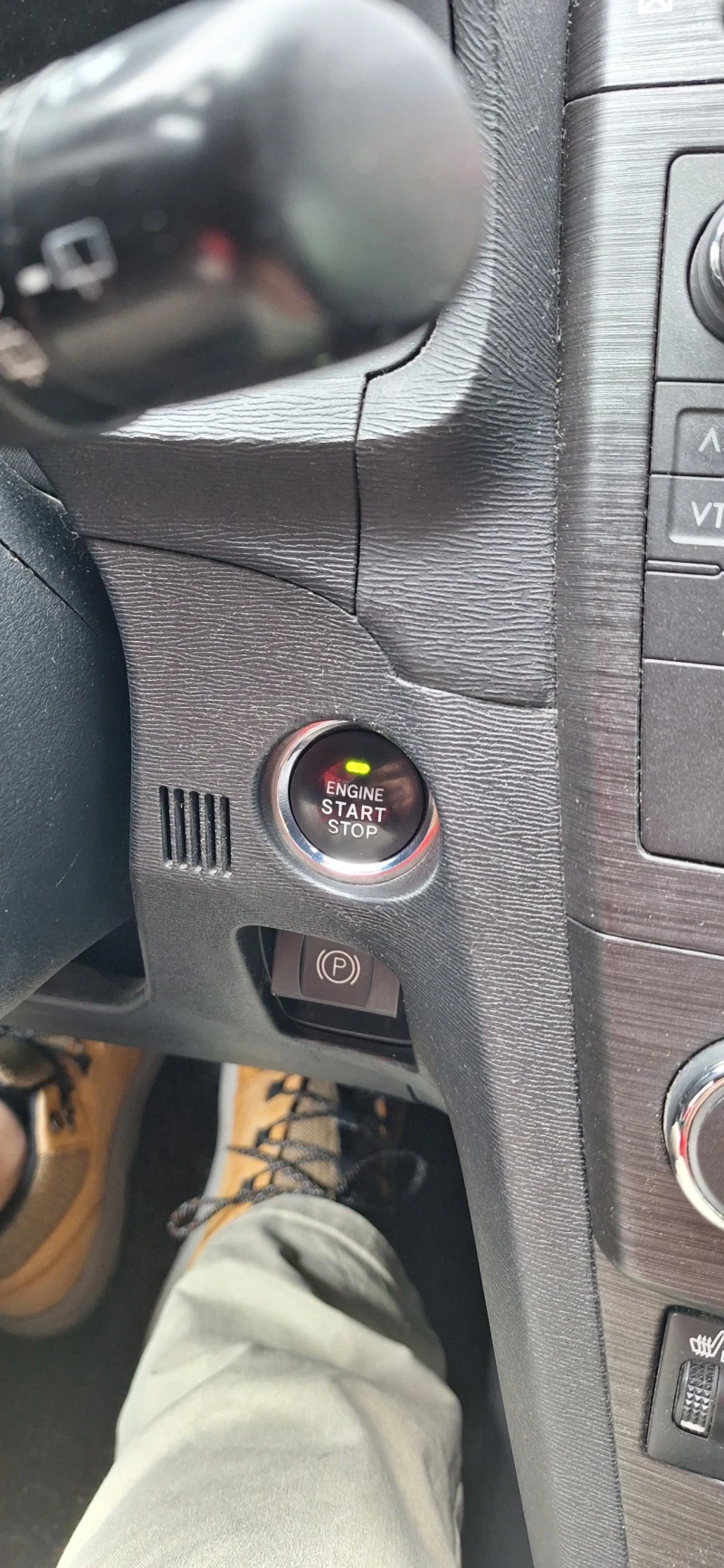 Toyota Avensis 2.0D4D 126кс, снимка 10 - Автомобили и джипове - 51985997