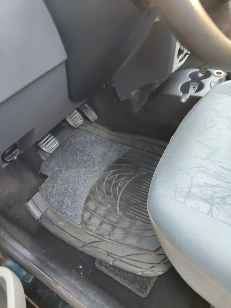 Dacia Logan, снимка 15 - Автомобили и джипове - 52352146