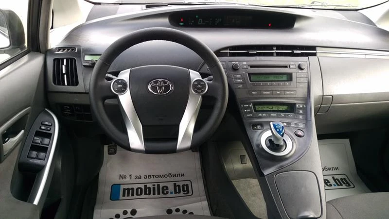 Toyota Prius 1.5i hybrid/част, снимка 10 - Автомобили и джипове - 33329916