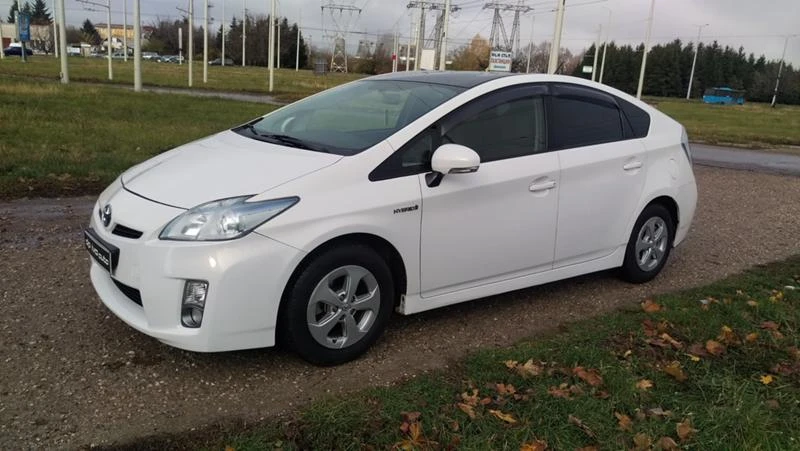 Toyota Prius 1.5i hybrid/част, снимка 8 - Автомобили и джипове - 33329916