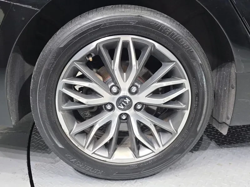 Kia K5 2.0 Trendy, снимка 5 - Автомобили и джипове - 55786489