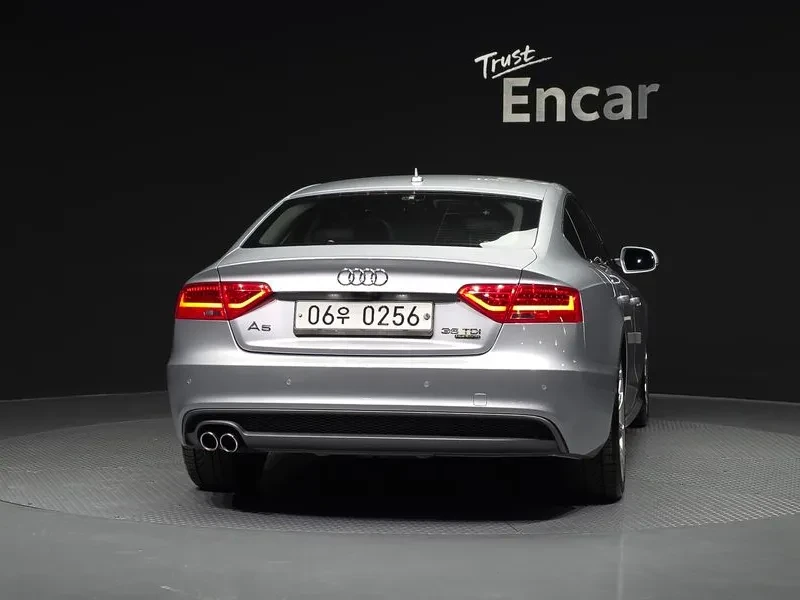 Audi A5 2.0 TDI Quattro - САМО 30% АВАНС, снимка 10 - Автомобили и джипове - 56003341
