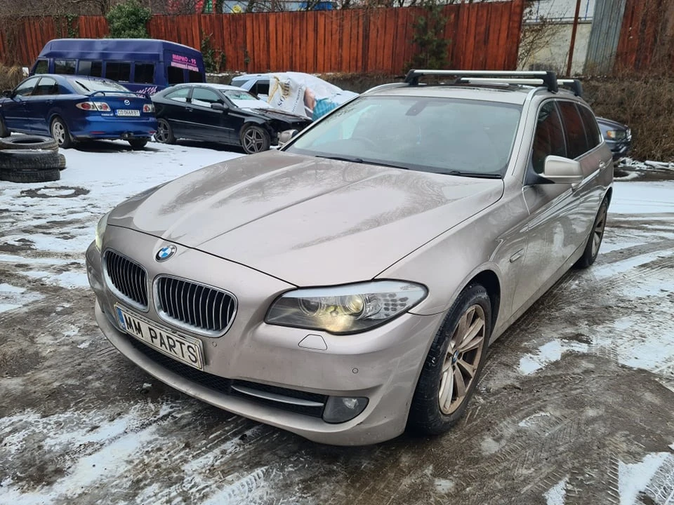 BMW 530 4бр 530XD 258кс  F1, Key Less, 360, head up Пано - изображение 3