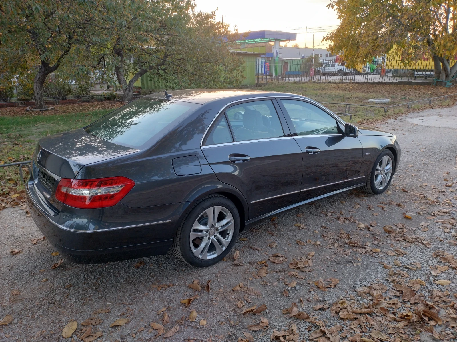 Mercedes-Benz E 220 CDI AVANTGARDE  - изображение 4