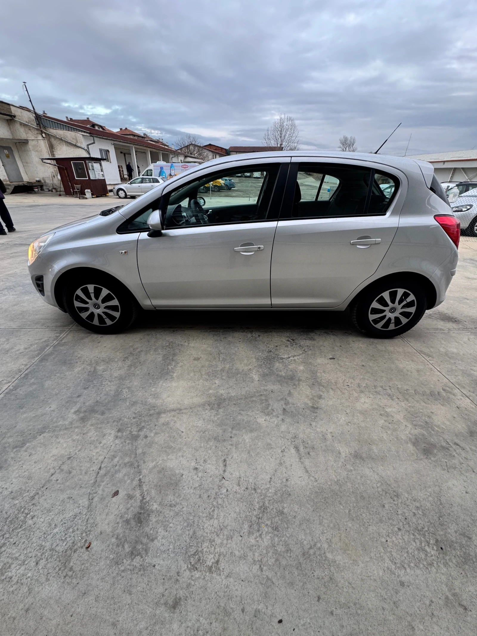 Opel Corsa Corsa D - изображение 4