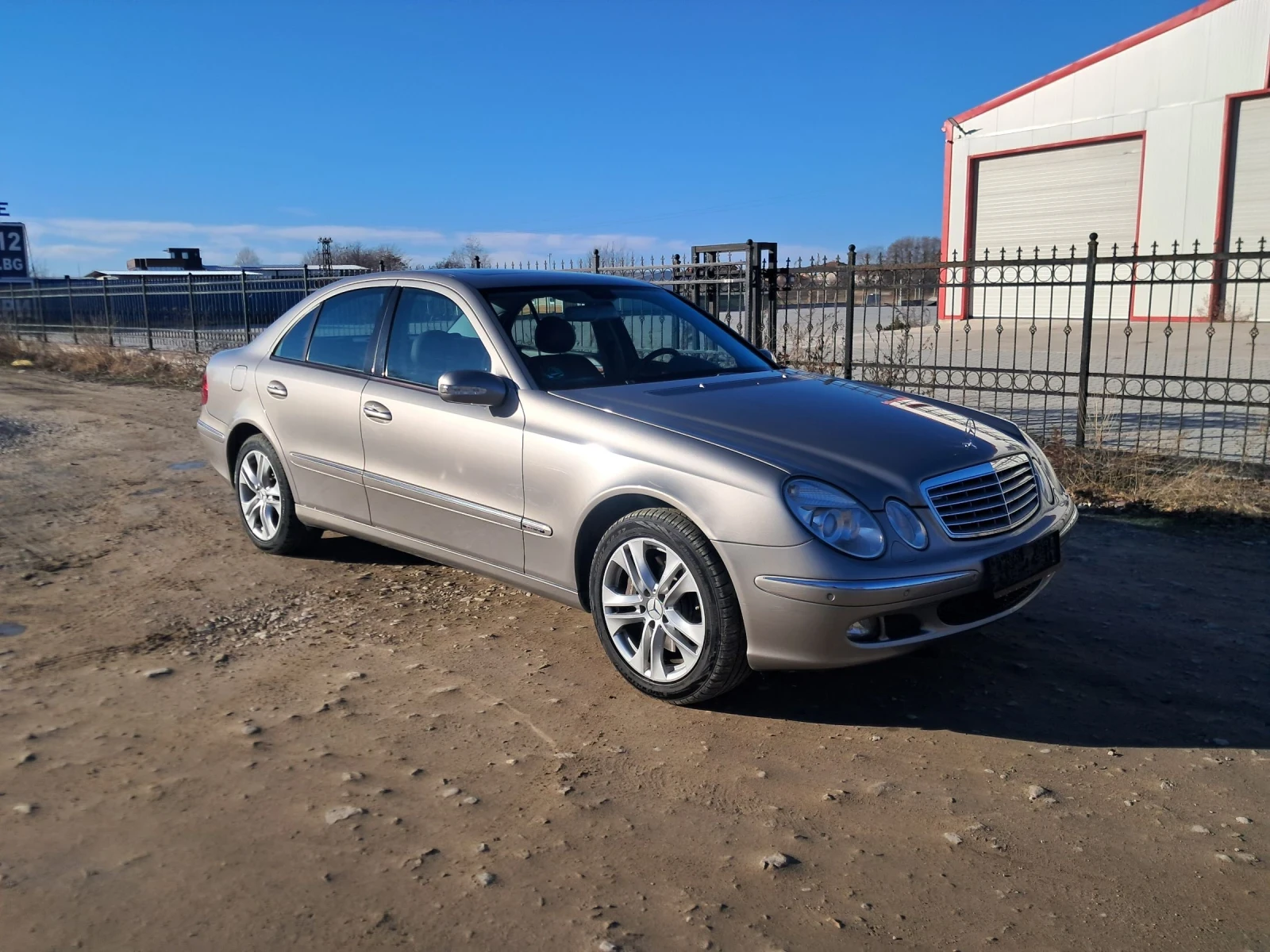 Mercedes-Benz E 350  - изображение 7
