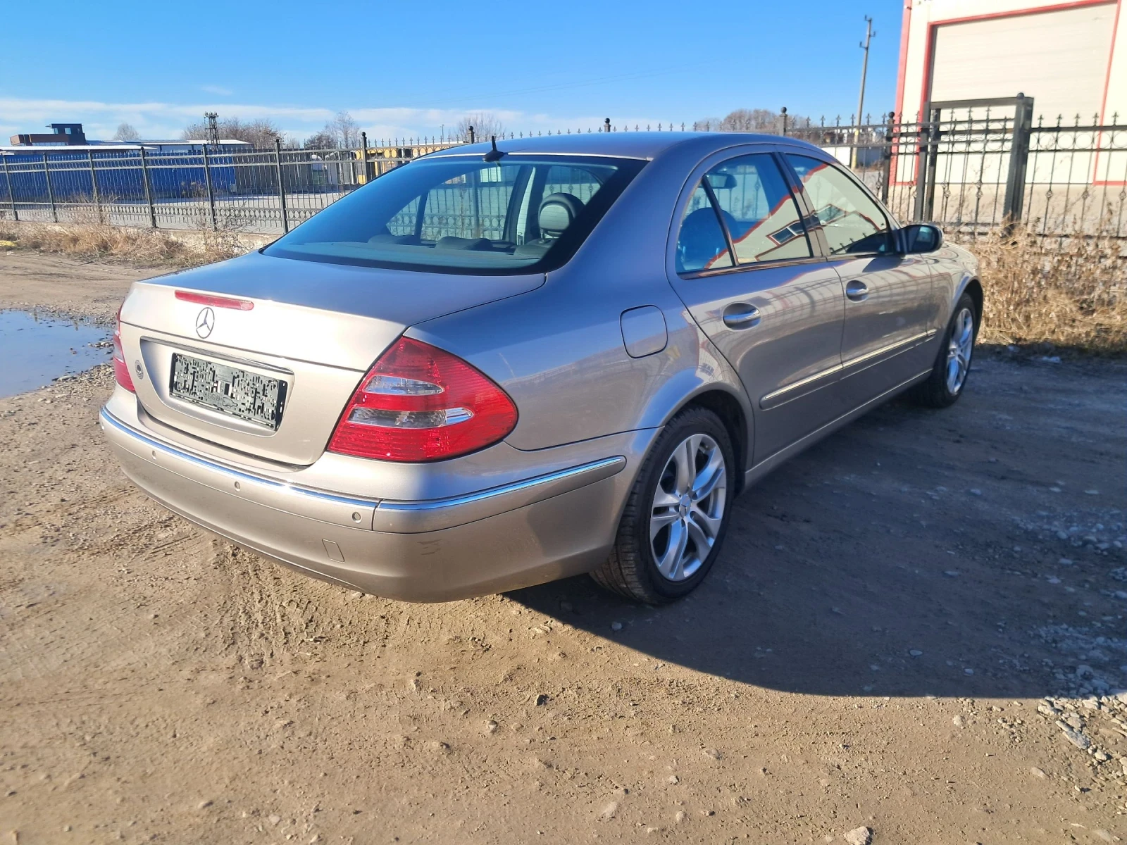 Mercedes-Benz E 350  - изображение 3