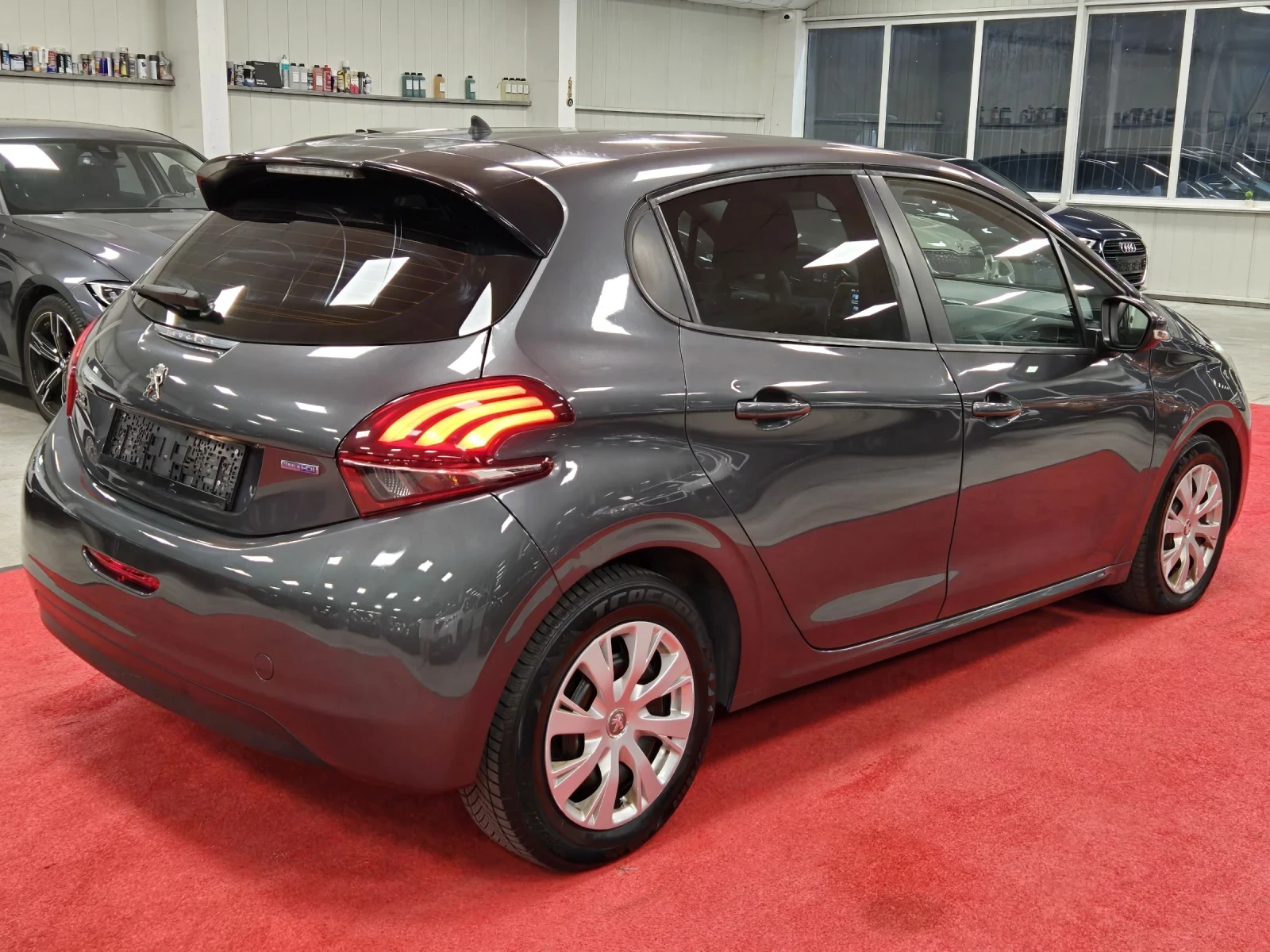 Peugeot 208 1.6HDI 100кс, EU6 - изображение 6