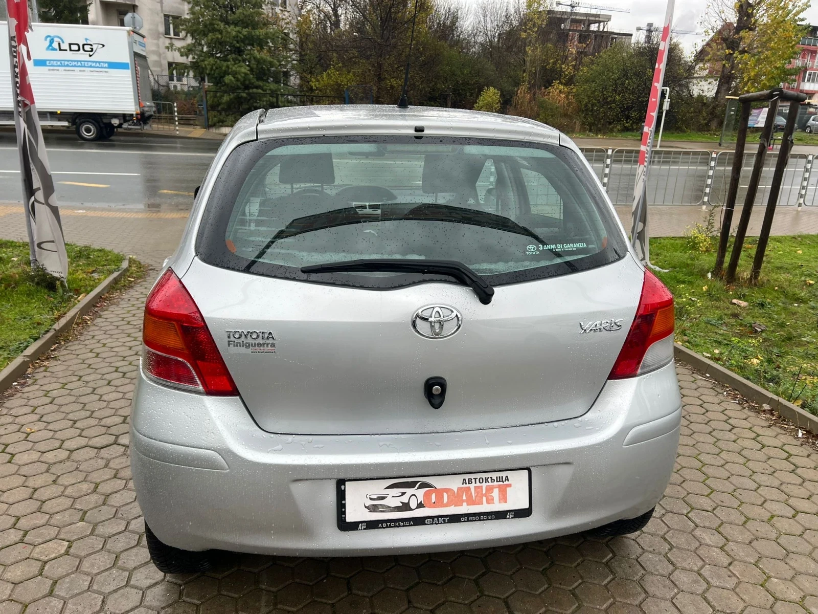 Toyota Yaris 1.0VVT-i/KLIMA - изображение 5