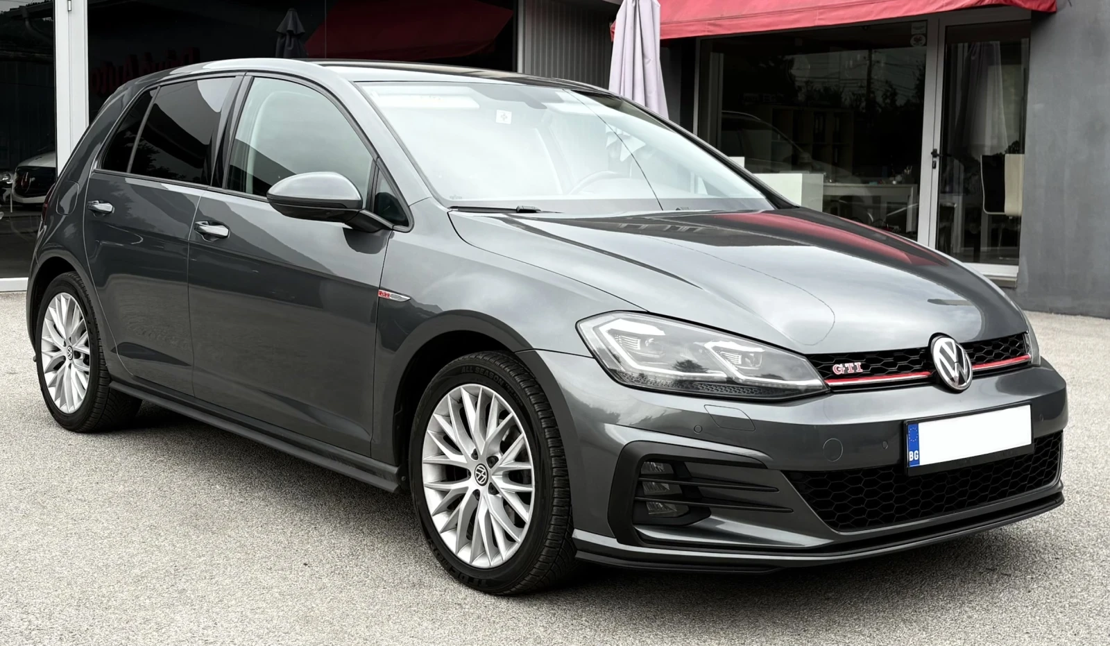 VW Golf 7.5, 1.5TGI, KEYLESS, FULL, РЕГИСТРИРАН, ОБСЛУЖЕН - изображение 3