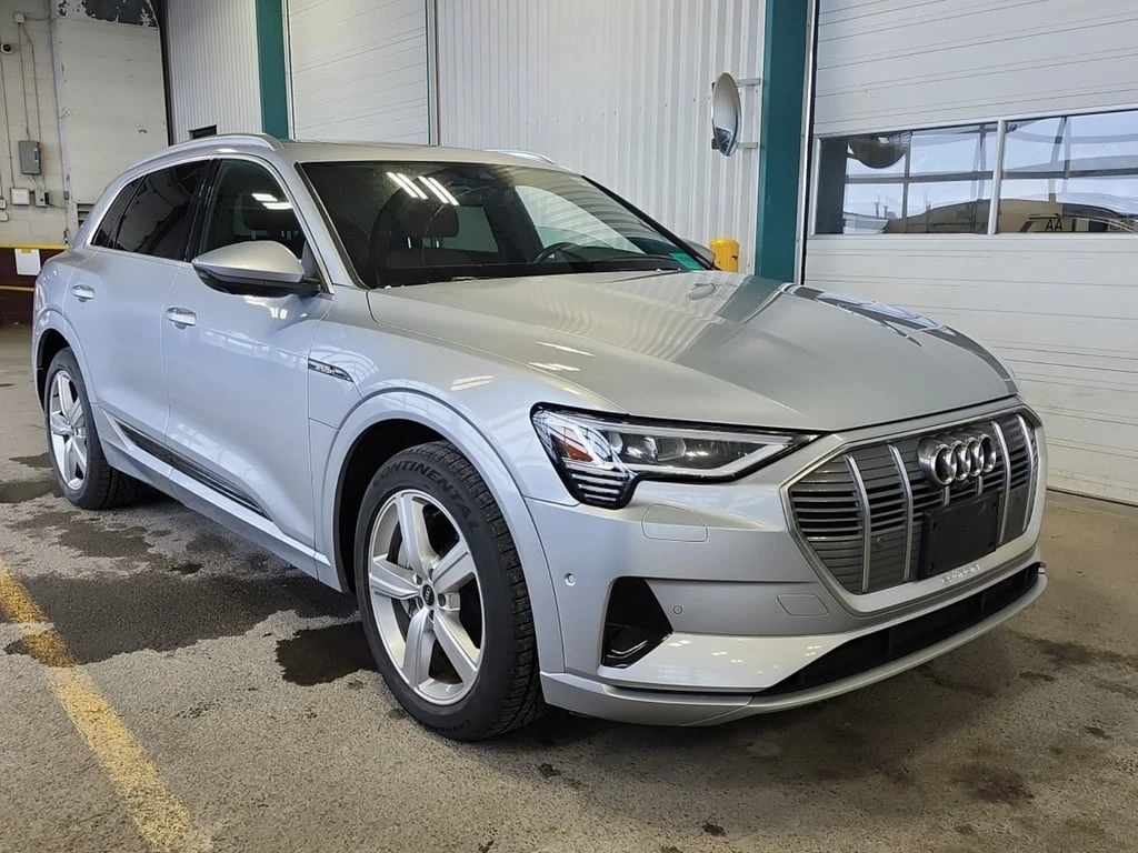 Audi E-Tron * PROGRESSIV * CARFAX * БЕЗ ПЪРВОНАЧАЛНА ВНОСКА - изображение 2