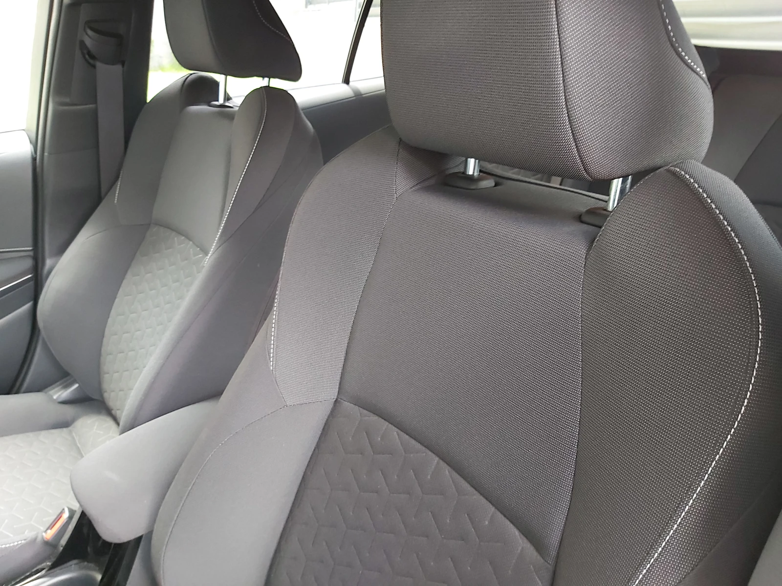 Toyota Corolla 2.0 184кс TOURING SPORTS, снимка 13 - Автомобили и джипове - 54582639
