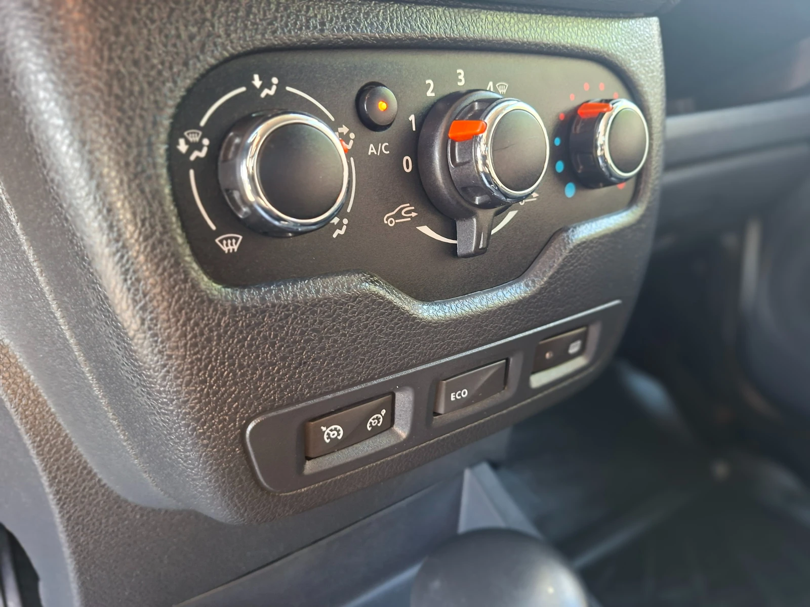 Dacia Dokker 1.2Tce Stepwey, снимка 14 - Автомобили и джипове - 54596900