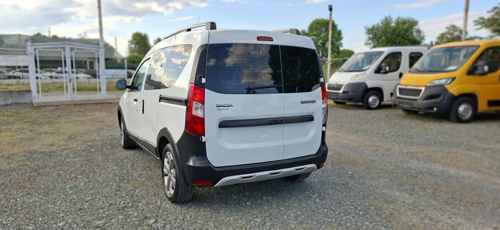 Dacia Dokker 1.2Tce Stepwey, снимка 6 - Автомобили и джипове - 54596900