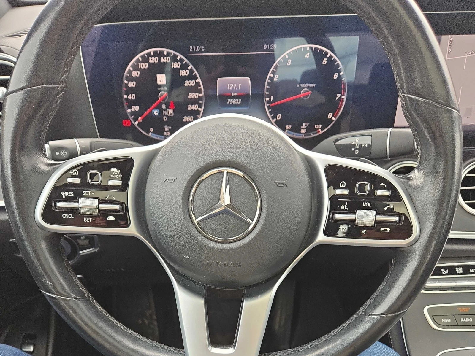 Mercedes-Benz E 300 ДИСТРОНИК * ПОДГРЕВ * ПАНОРАМА * BURMESTER, снимка 9 - Автомобили и джипове - 54730885
