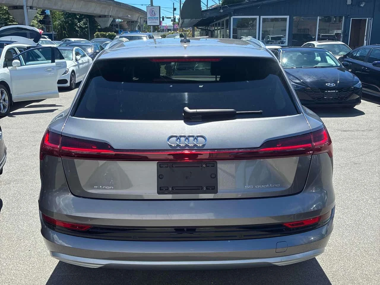Audi E-Tron 55 /Technik / 360 / HUD / ОБДУХВАНЕ , снимка 4 - Автомобили и джипове - 54978767