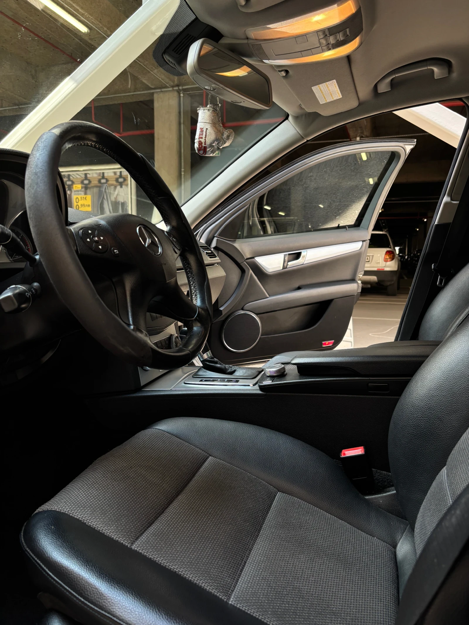 Mercedes-Benz C 220, снимка 12 - Автомобили и джипове - 55078850