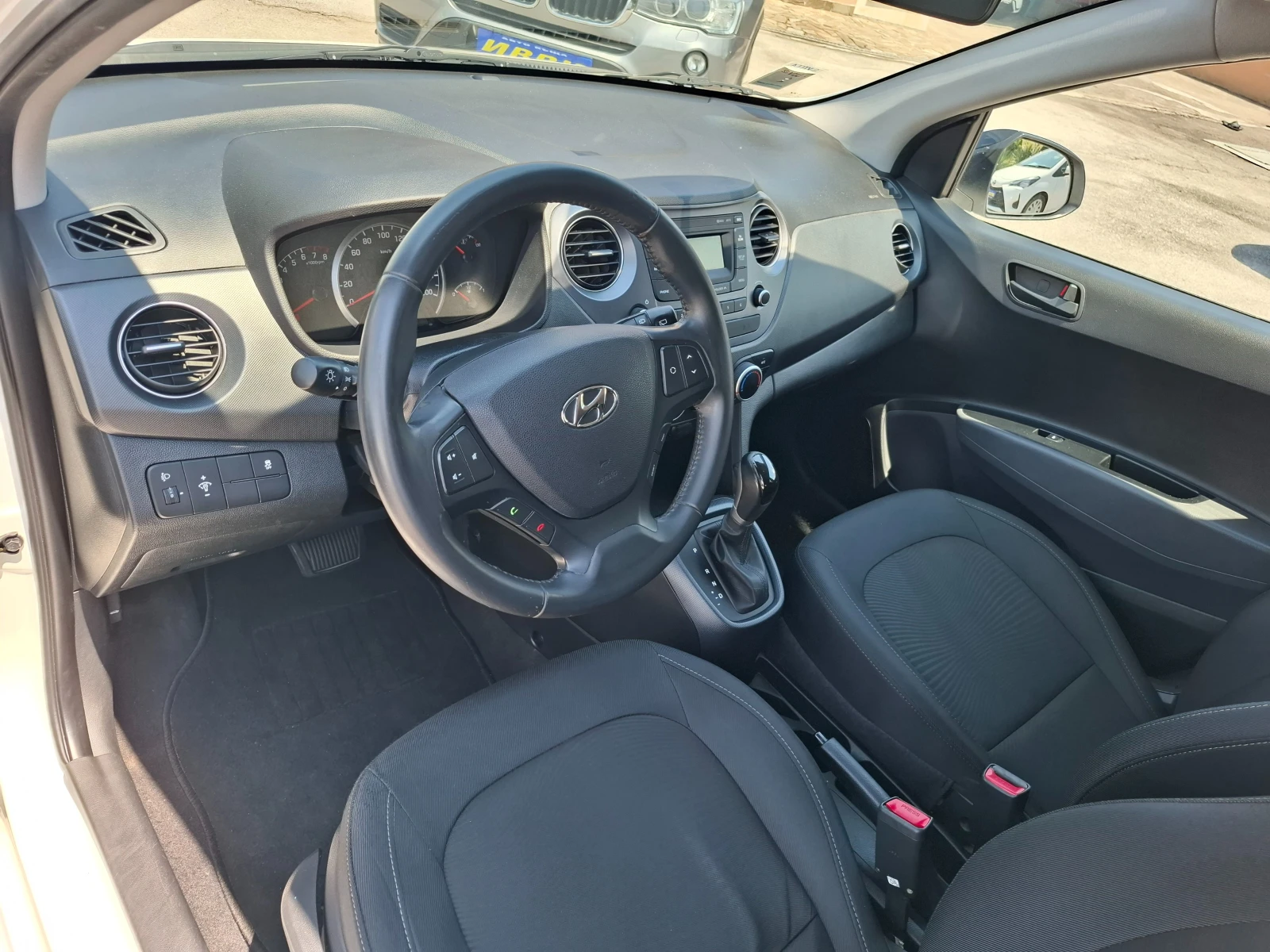 Hyundai I10 AVTOMATIK, снимка 5 - Автомобили и джипове - 55127695