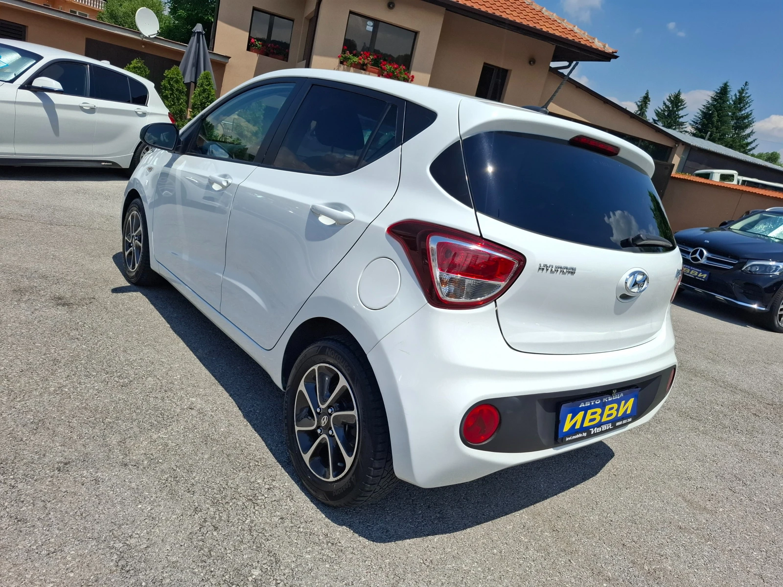 Hyundai I10 AVTOMATIK, снимка 15 - Автомобили и джипове - 55127695