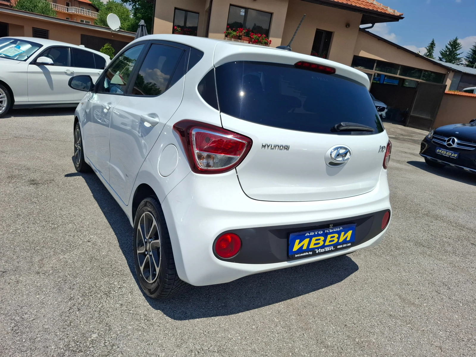 Hyundai I10 AVTOMATIK, снимка 3 - Автомобили и джипове - 55127695
