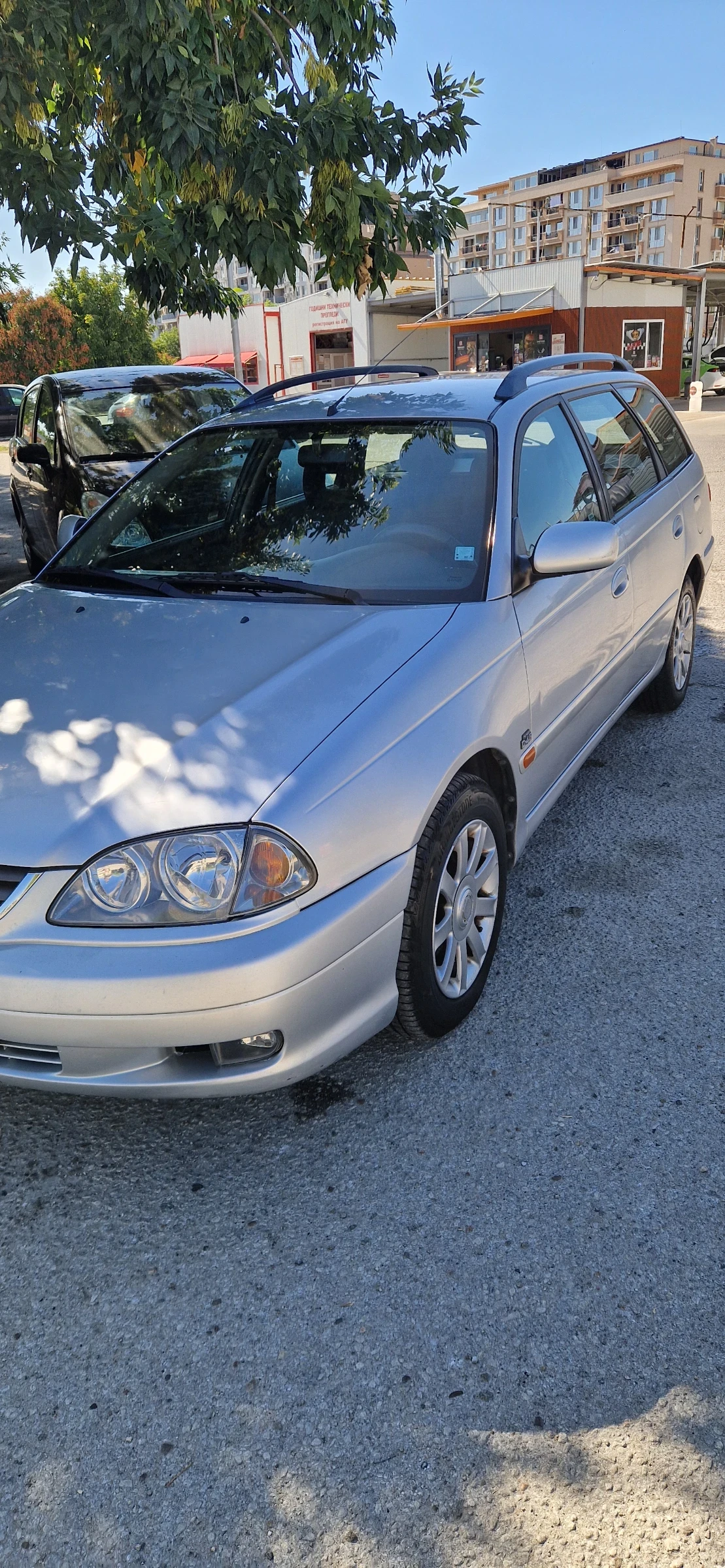 Toyota Avensis 2.0 D4D, снимка 2 - Автомобили и джипове - 55991633