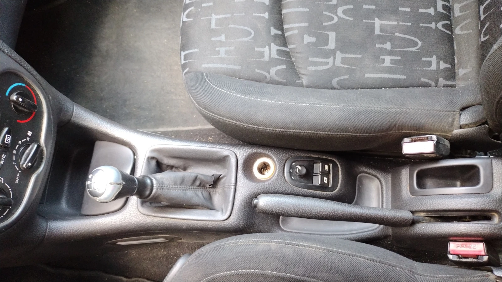 Peugeot 206 SW, снимка 11 - Автомобили и джипове - 56073297