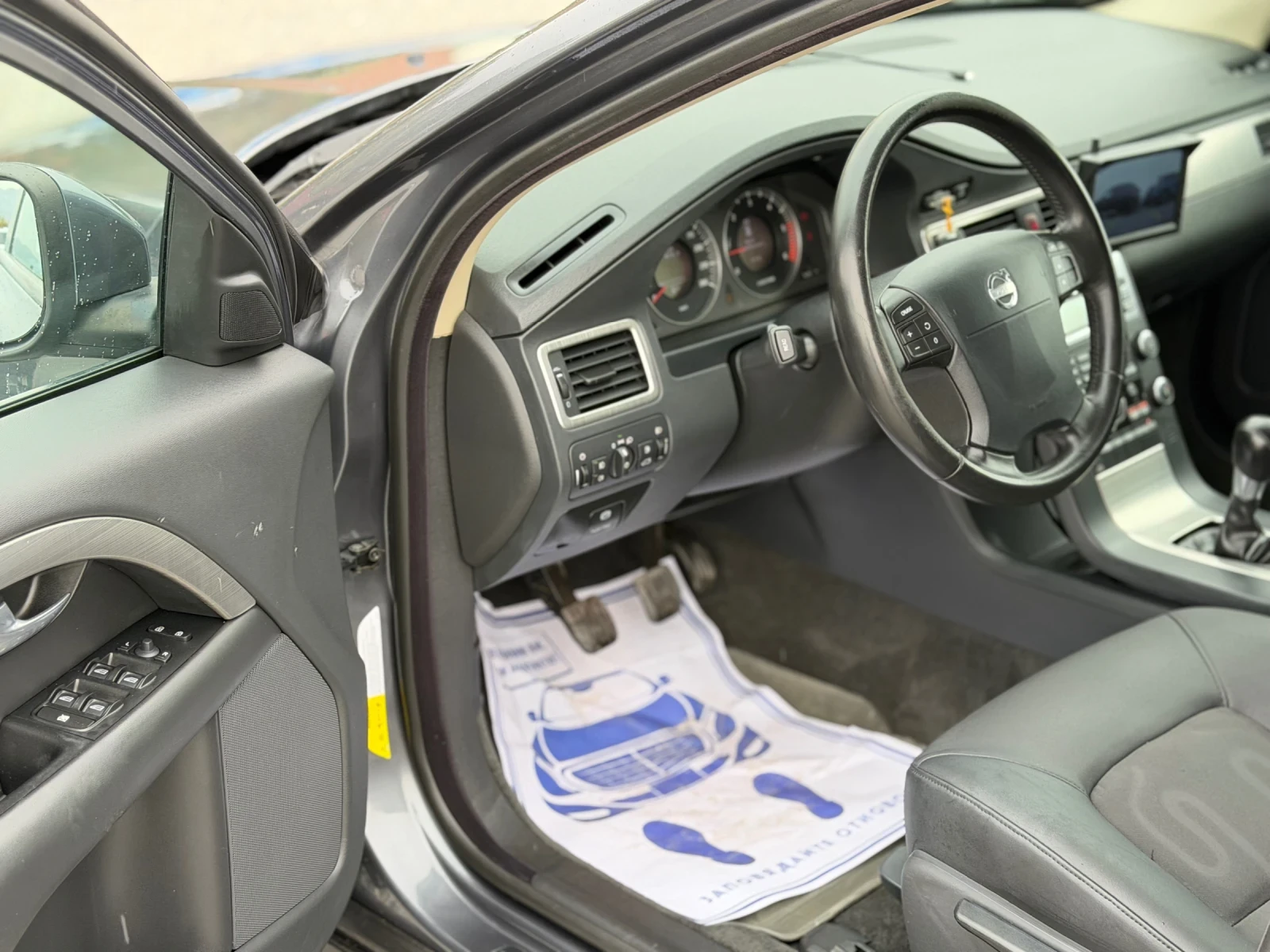 Volvo V70 2.4 D * Нов внос* , снимка 9 - Автомобили и джипове - 56261398