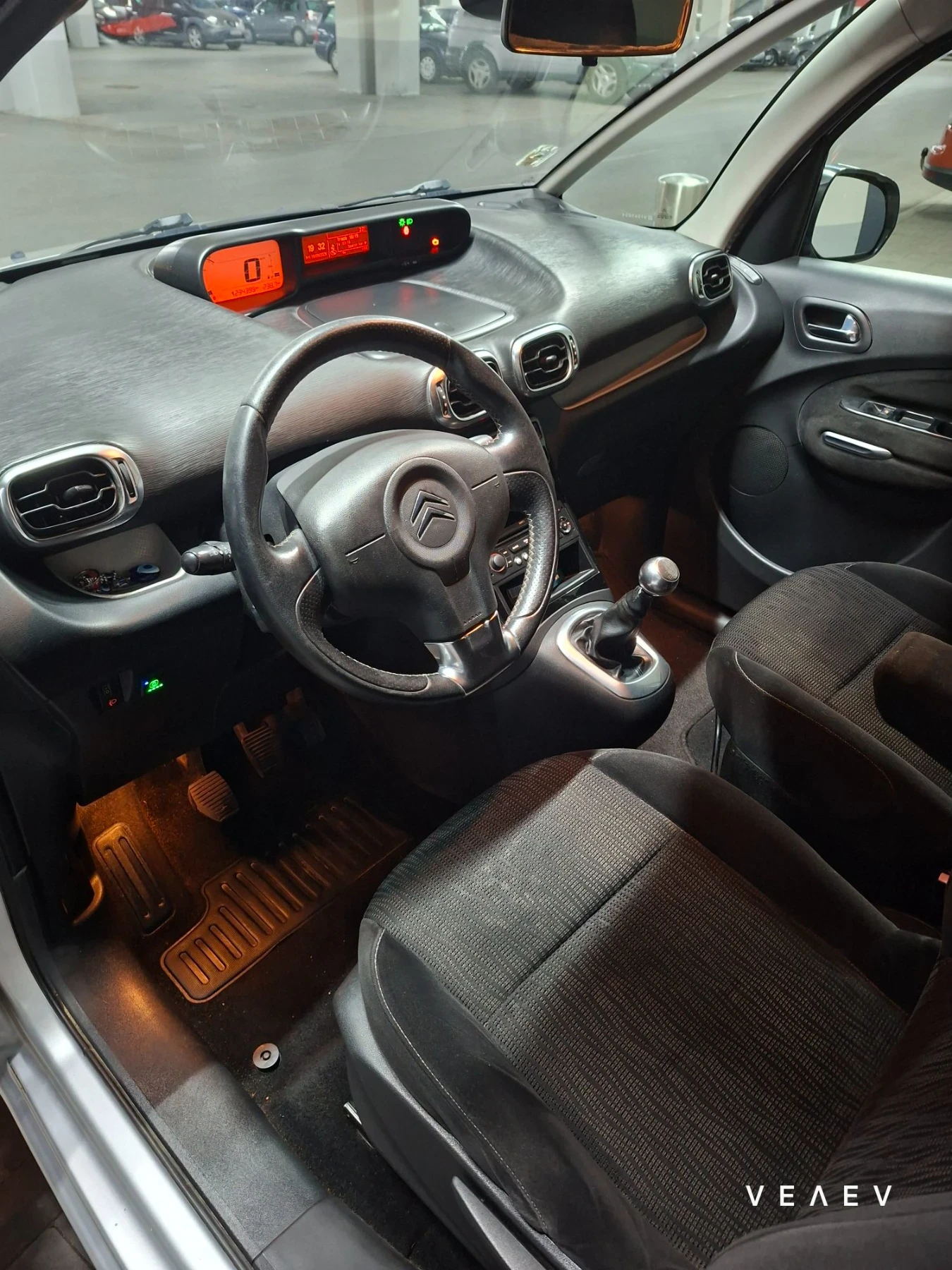 Citroen C3 Picasso, снимка 6 - Автомобили и джипове - 56446710
