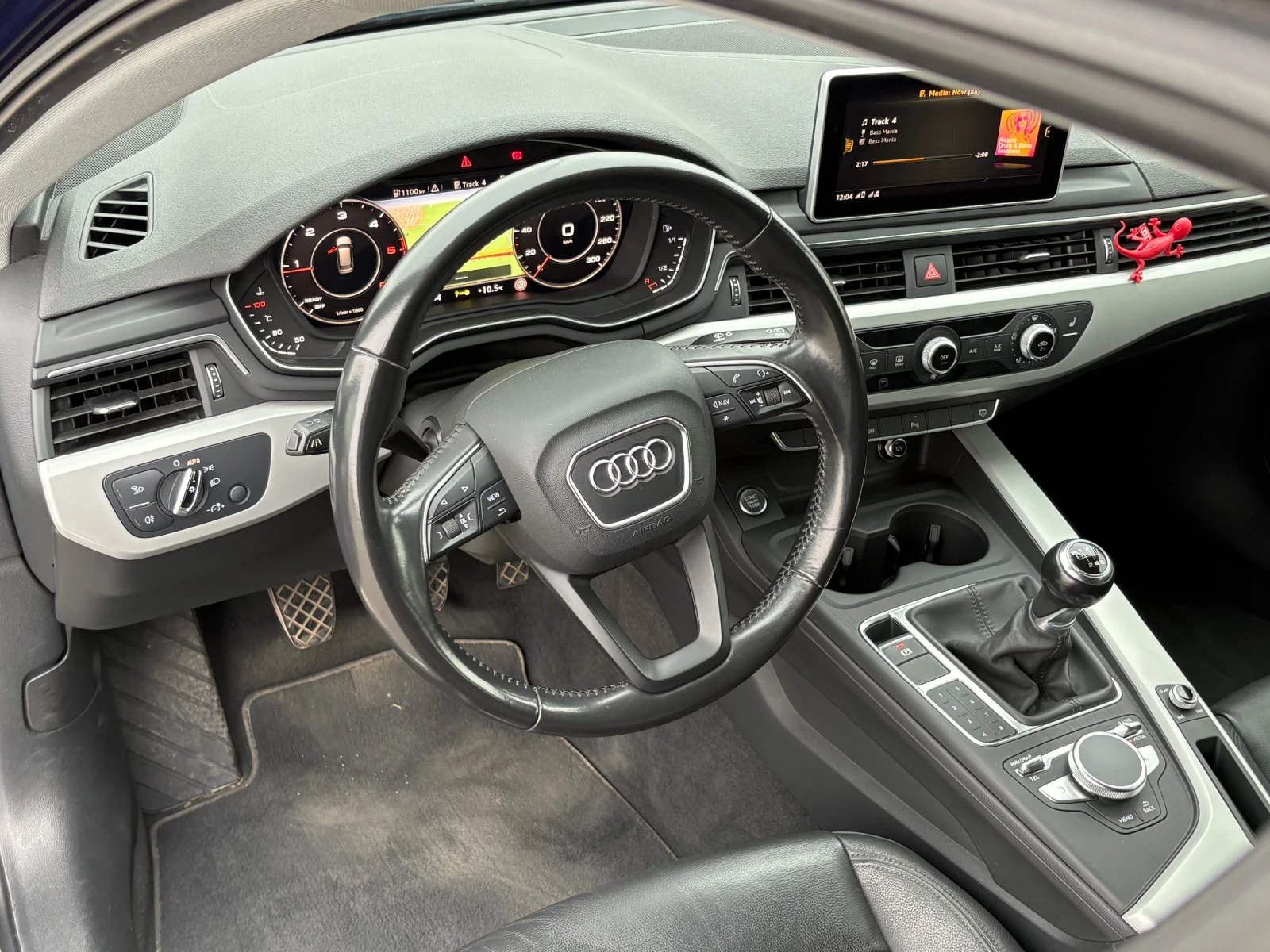 Audi A4 2.0 TDI Virtual Cockpit, снимка 13 - Автомобили и джипове - 56647746