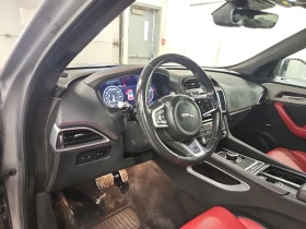 Jaguar F-PACE 25t Checkered Flag Limited Edition AWD, снимка 9