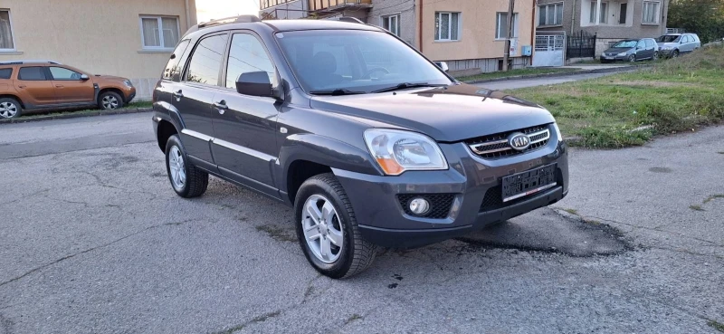 Kia Sportage 2.0i / 4х4, снимка 1 - Автомобили и джипове - 47457932