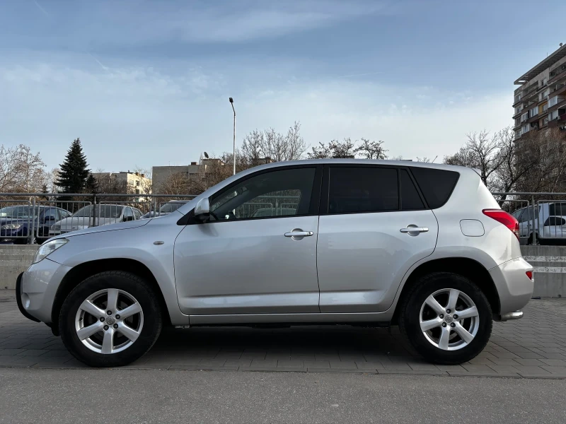 Toyota Rav4 2.2 D4D 136HP, снимка 2 - Автомобили и джипове - 49520584