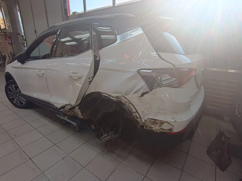 Seat Arona 2.0TDI, снимка 3 - Автомобили и джипове - 52737658
