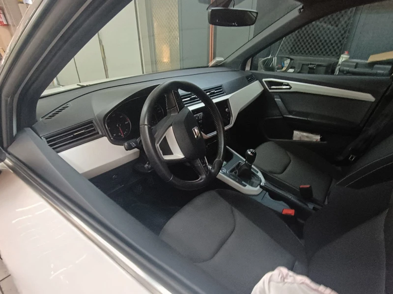 Seat Arona 2.0TDI, снимка 8 - Автомобили и джипове - 52737658