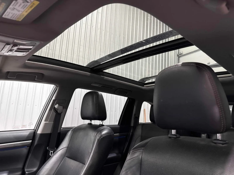 Toyota Highlander * Hybrid Limited * CARFAX * БЕЗ ПЪРВОНАЧАЛНА ВНОСК, снимка 12 - Автомобили и джипове - 52905773