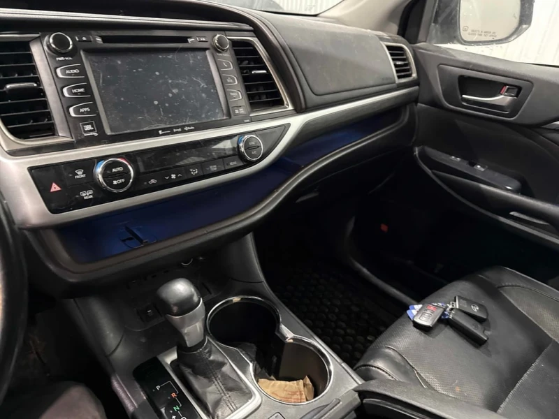 Toyota Highlander * Hybrid Limited * CARFAX * БЕЗ ПЪРВОНАЧАЛНА ВНОСК, снимка 9 - Автомобили и джипове - 52905773