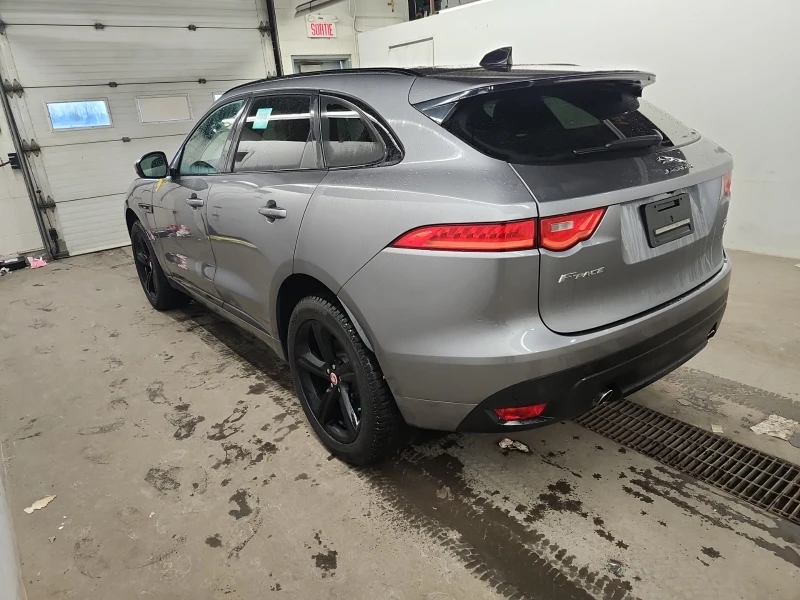 Jaguar F-PACE 25t Checkered Flag Limited Edition AWD, снимка 4 - Автомобили и джипове - 53480271