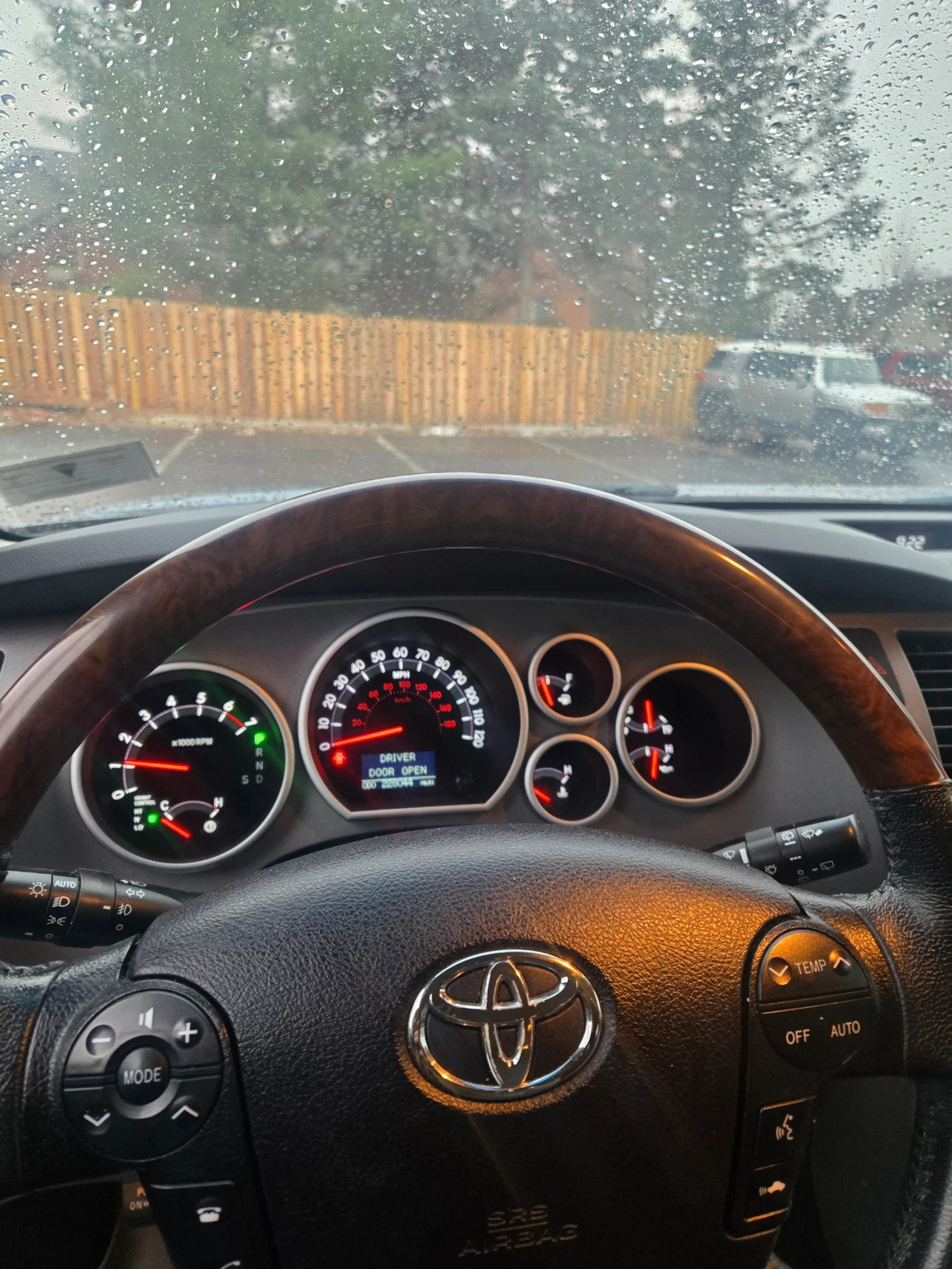 Toyota Sequoia PLATINUM * 5.7* 4?4*  | Mobile.bg � ����������� 7