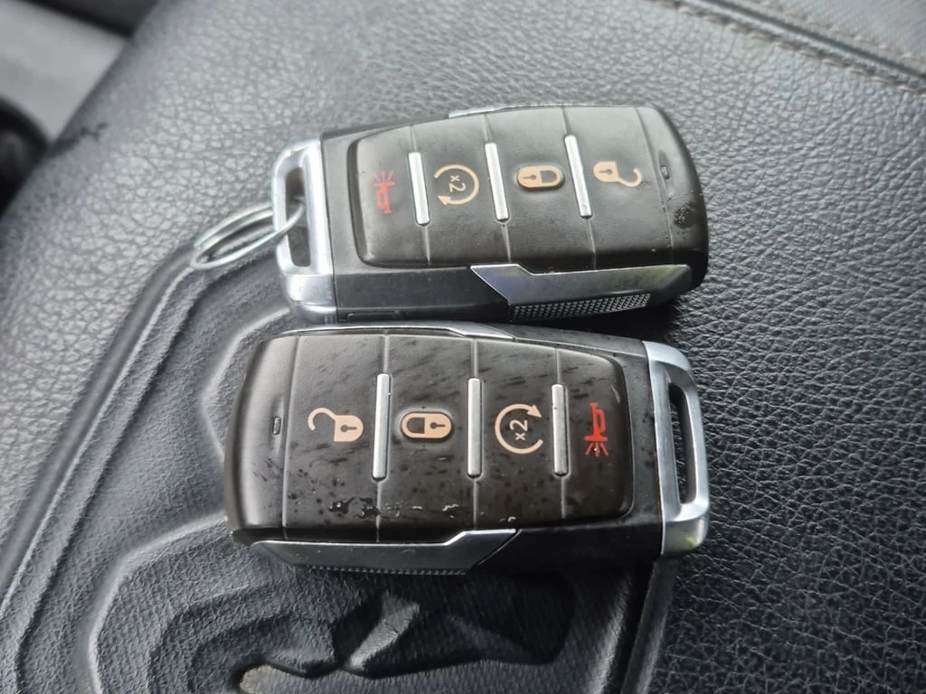 Dodge RAM 1500 * REBEL CREW CAB SHORT BED * CARFAX * ��� �������� | Mobile.bg � ����������� 8