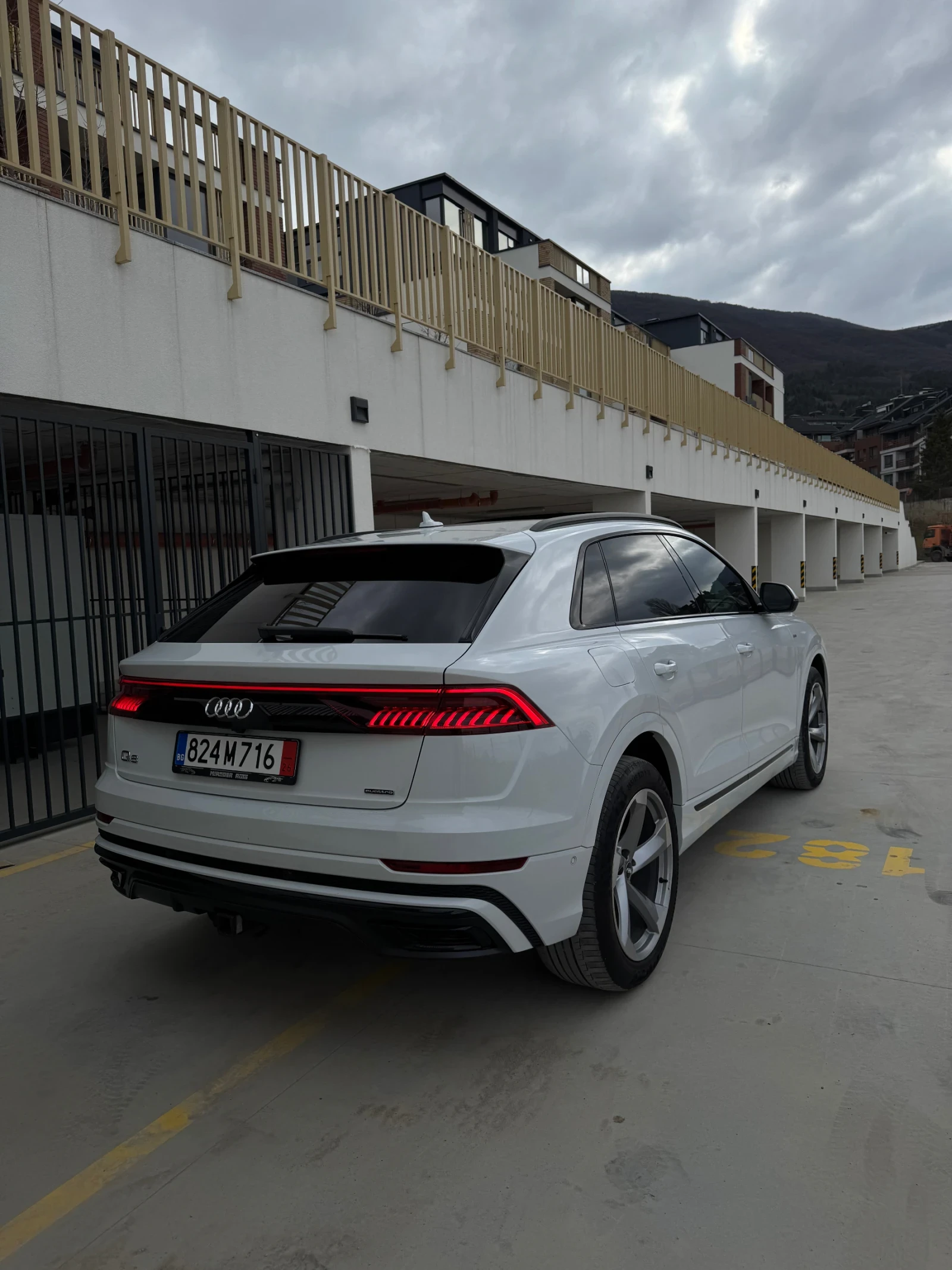 Audi Q8 55 tfsi от ауди с 1 година гаранция, снимка 3 - Автомобили и джипове - 53884390