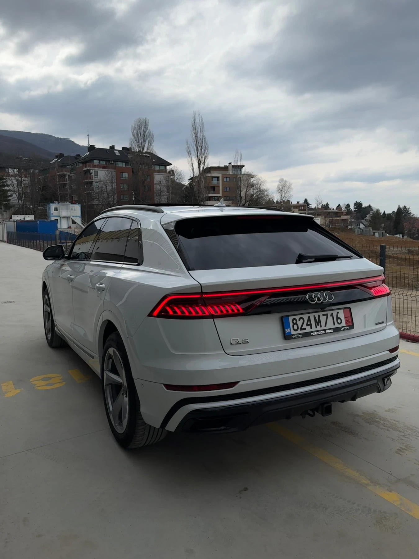 Audi Q8 55 tfsi от ауди с 1 година гаранция, снимка 4 - Автомобили и джипове - 53884390