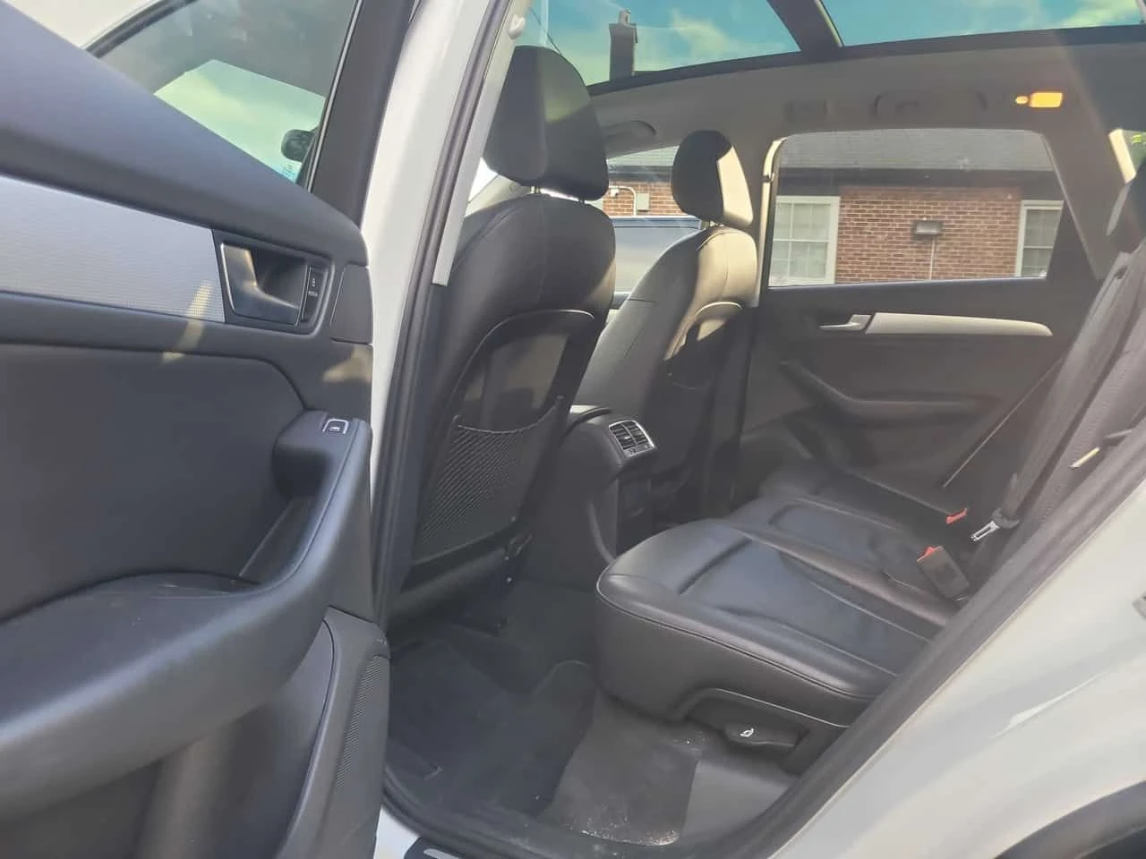 Audi Q5 * Progressiv * ВТОРИ ГУМИ + ДЖАНТИ * ПАНОРАМА, снимка 12 - Автомобили и джипове - 54968439